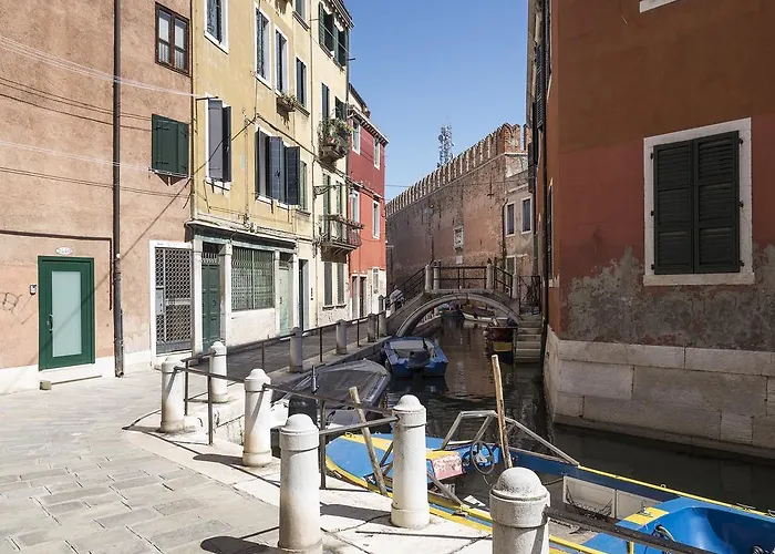 Romantic Lagoon - Canal view